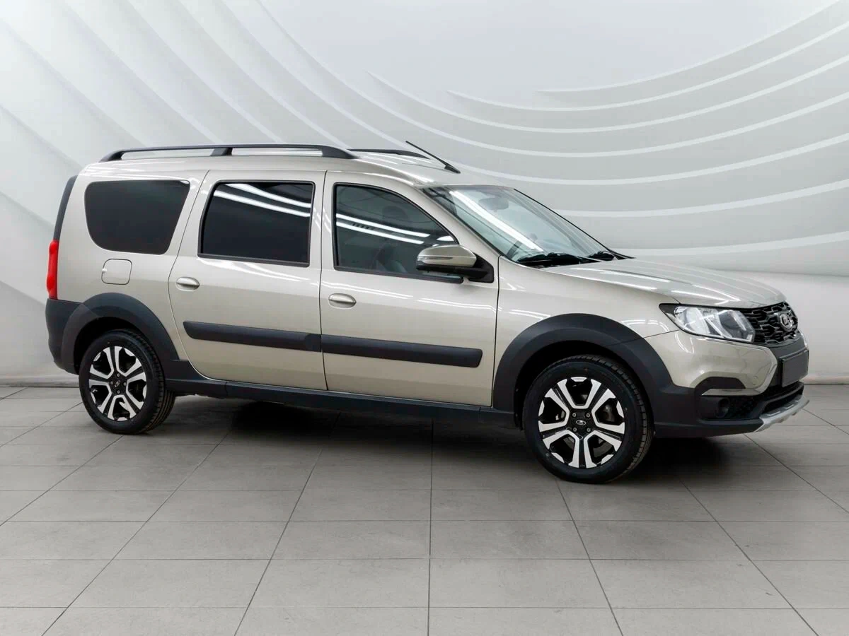 Lada Largus Cross в наличии по цене от 1 100 000 рублей